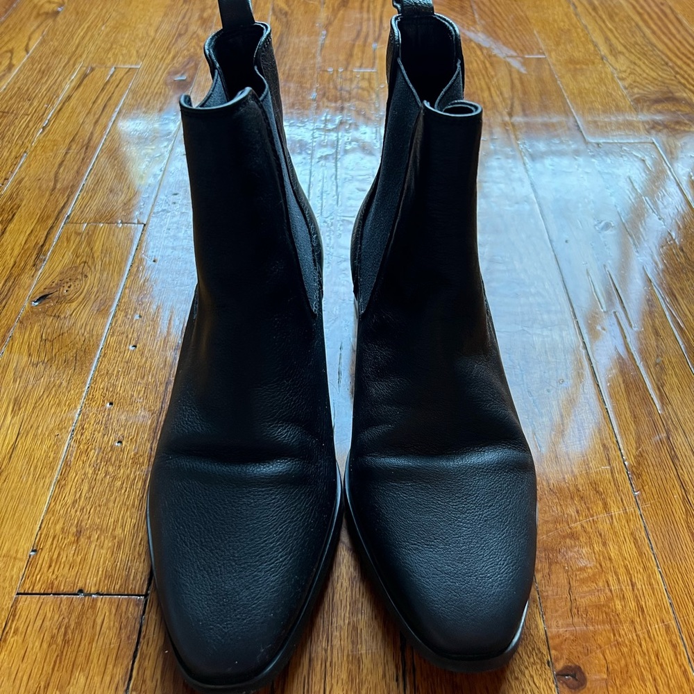 Frank & Oak Century Chelsea Boots